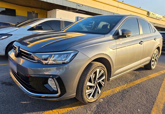 VOLKSWAGEN VIRTUS 1.0 200 TSI HIGHLINE AUTOMÁTICO